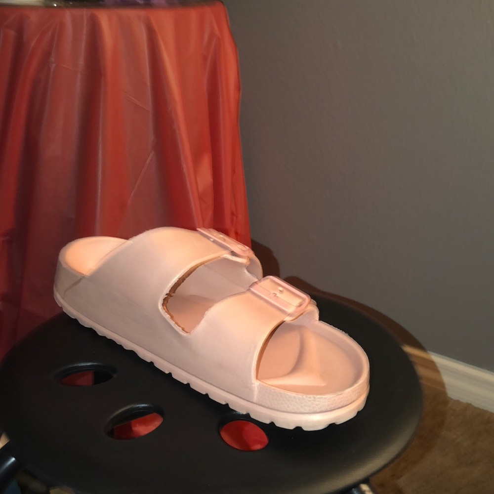 Strap sandal